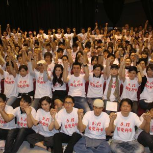 两个黑玩一个白人
